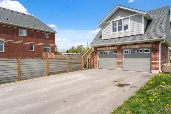 Clearview, ON L0M 1G0,46 Francis ST E