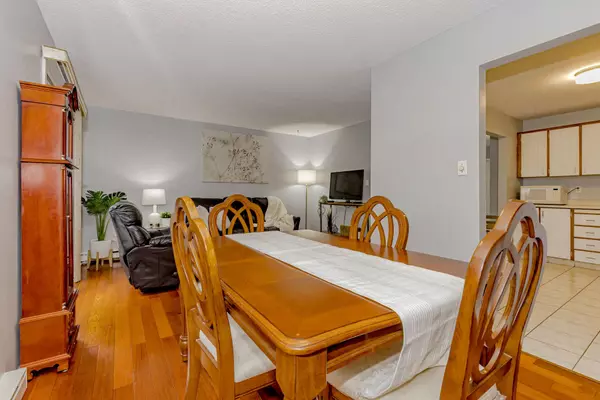 Mississauga, ON L5N 2H7,2701 Aquitaine AVE #6