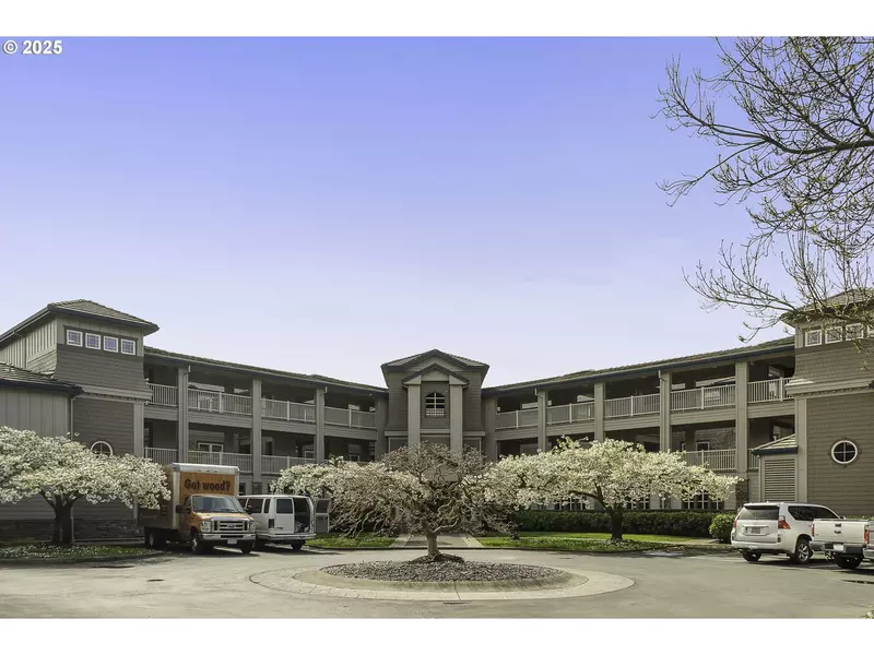 5401 SE SCENIC LN #101, Vancouver, WA 98661