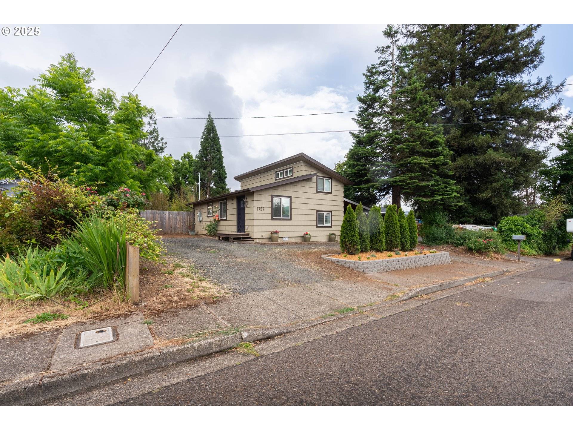 Cottage Grove, OR 97424,1727 E WASHINGTON AVE