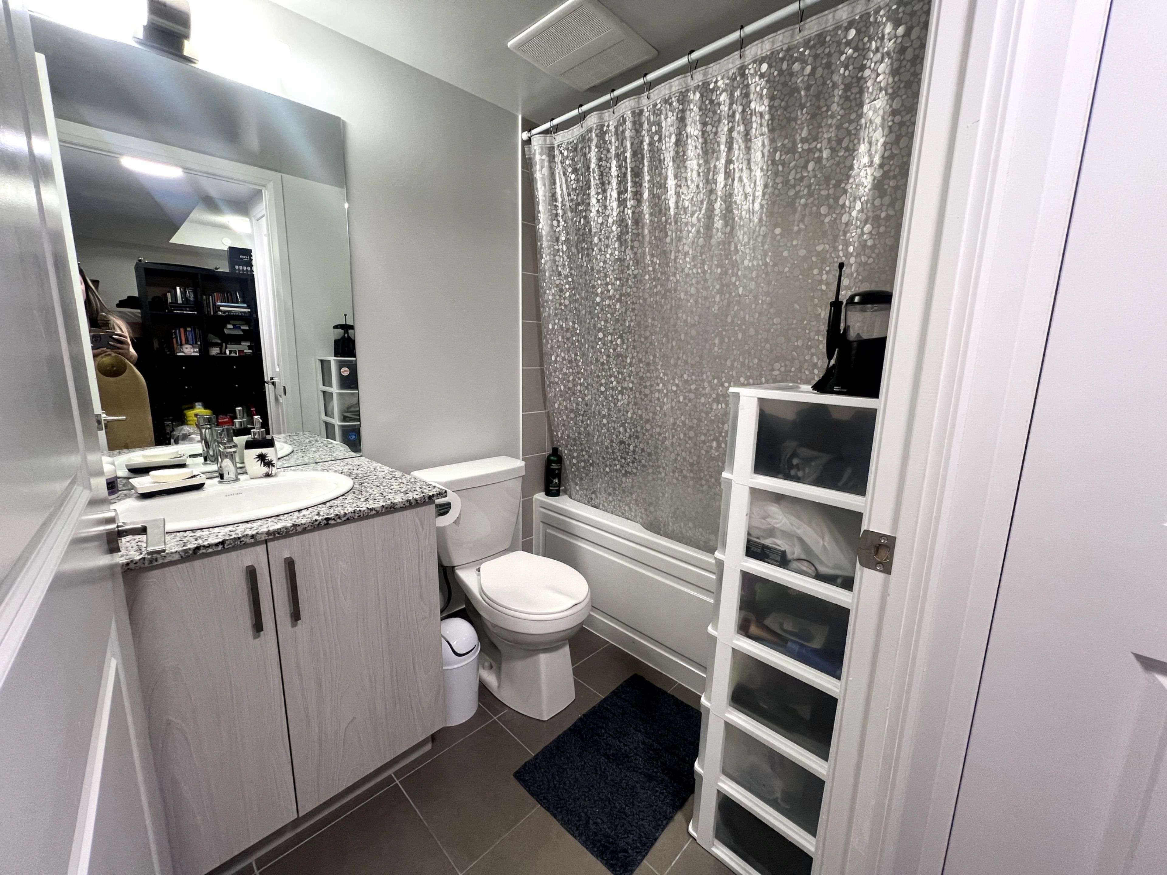 Toronto E09, ON M1G 0A9,20 Meadowglen PL #2108