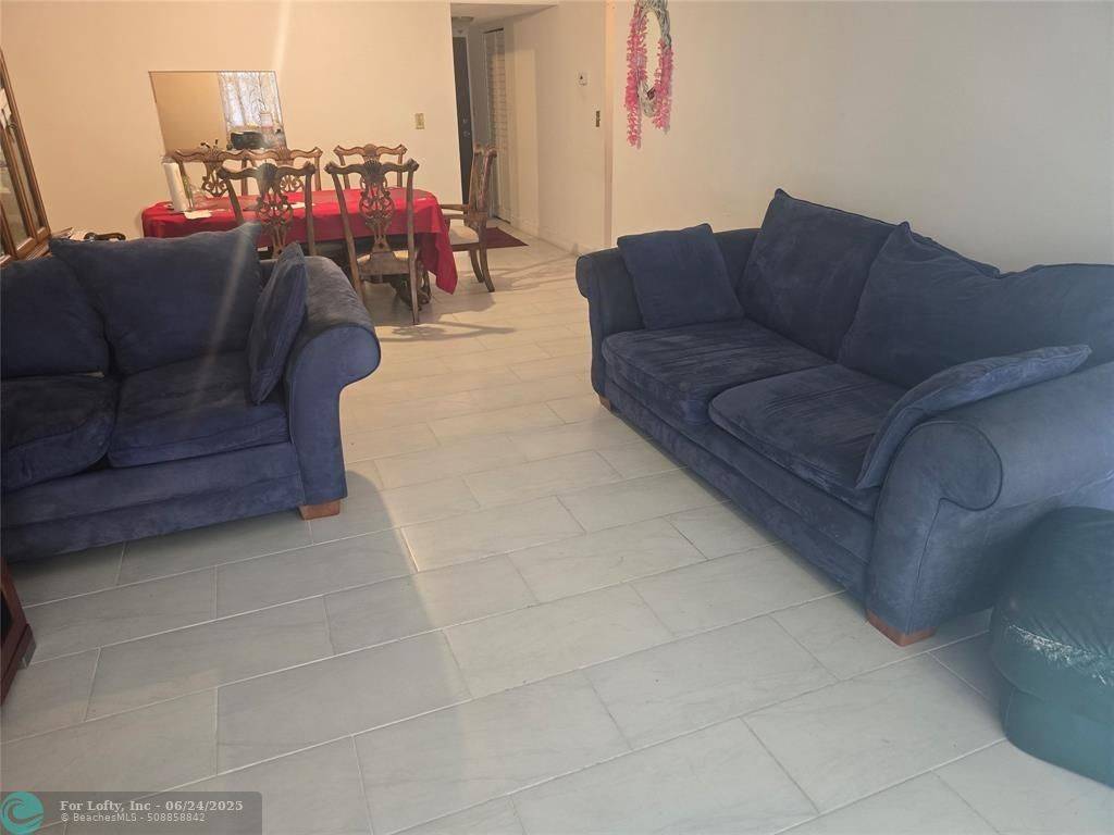 Lauderdale Lakes, FL 33311,2800 Somerset Dr #203j