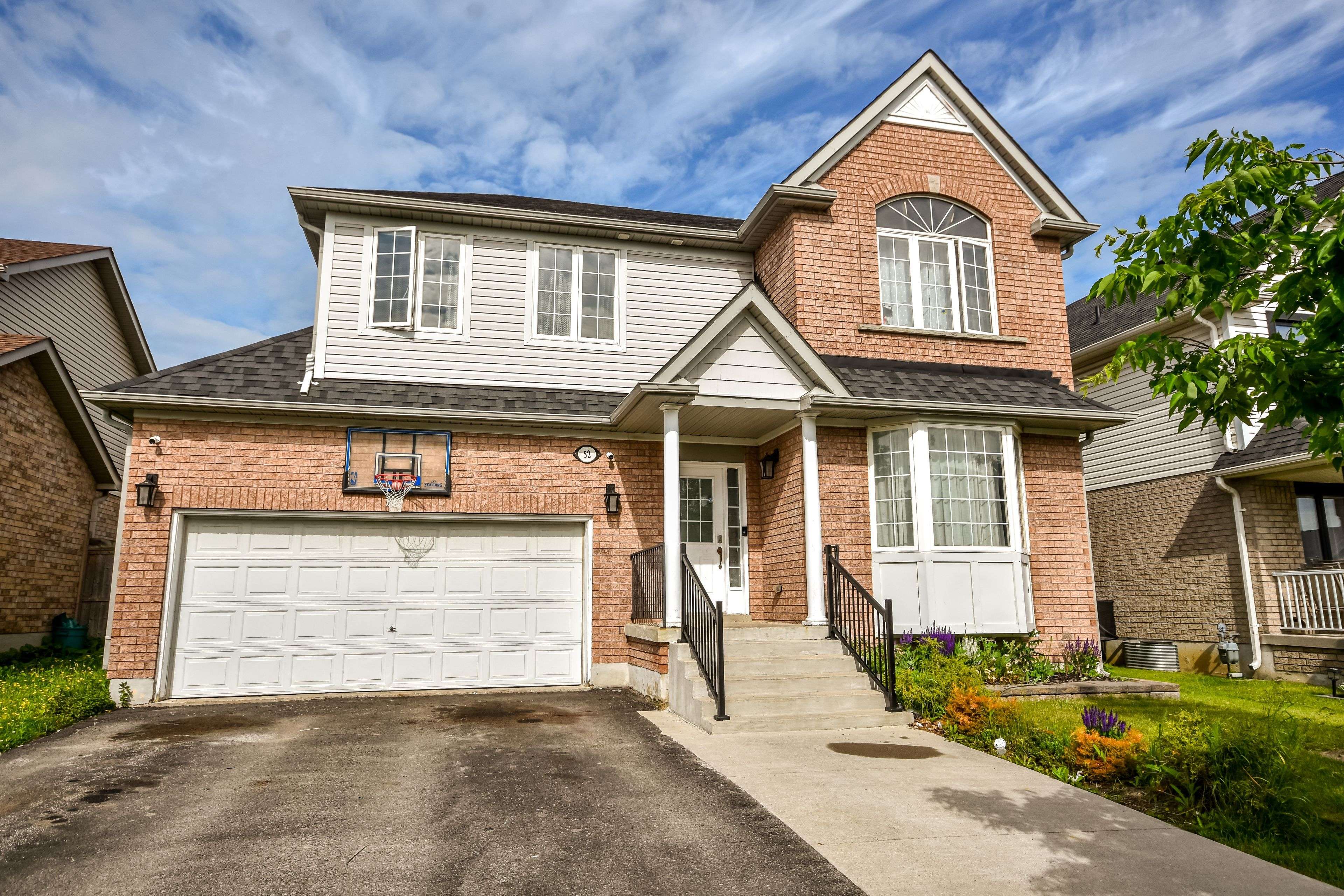 52 Elmbrook DR, Barrie, ON L4N 0Z1