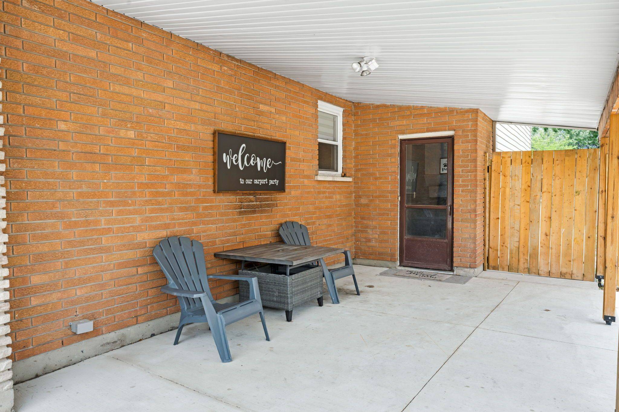 Welland, ON L3C 3H6,20 WOODGATE DR
