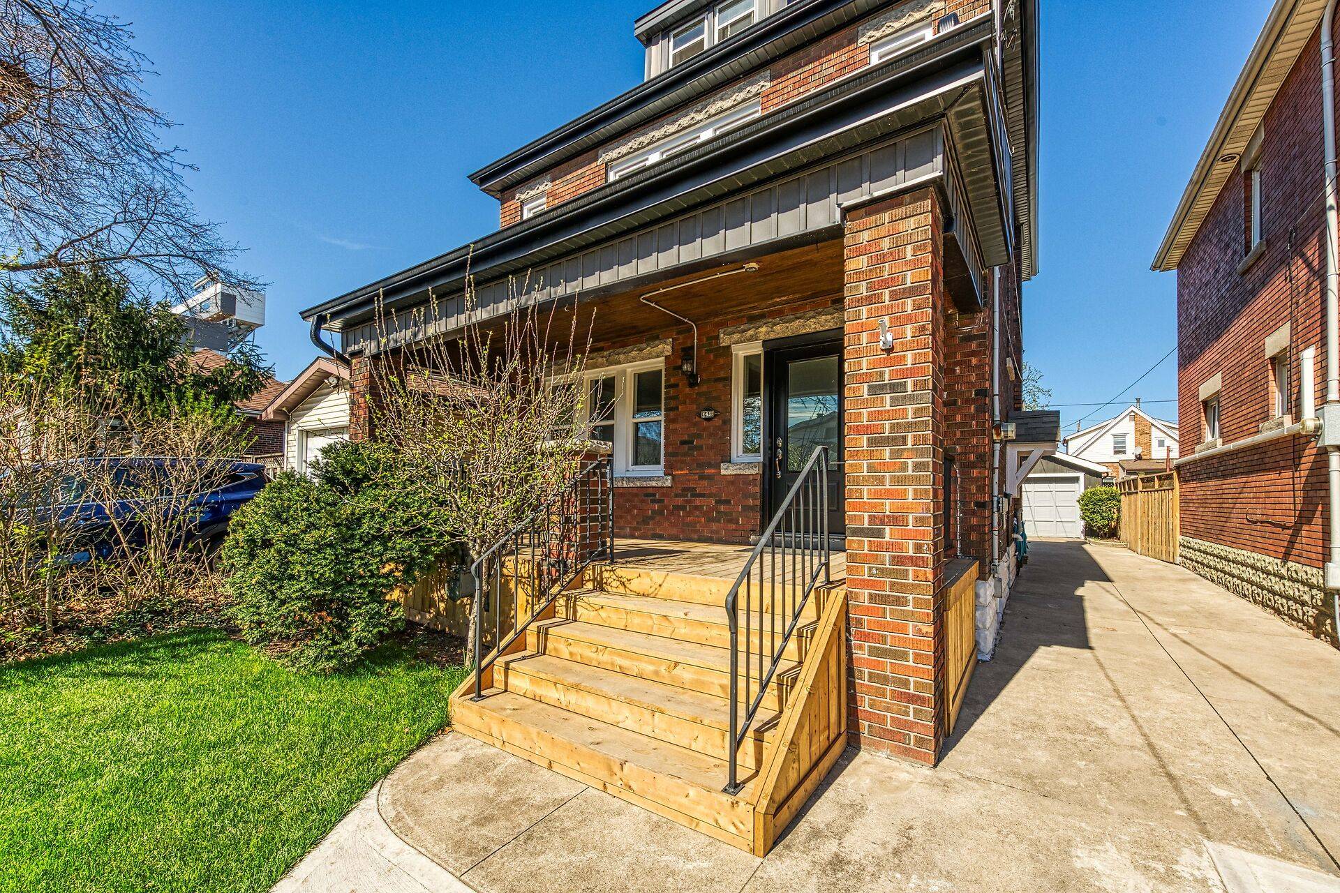 Hamilton, ON L8L 6X8,145 Prospect ST N