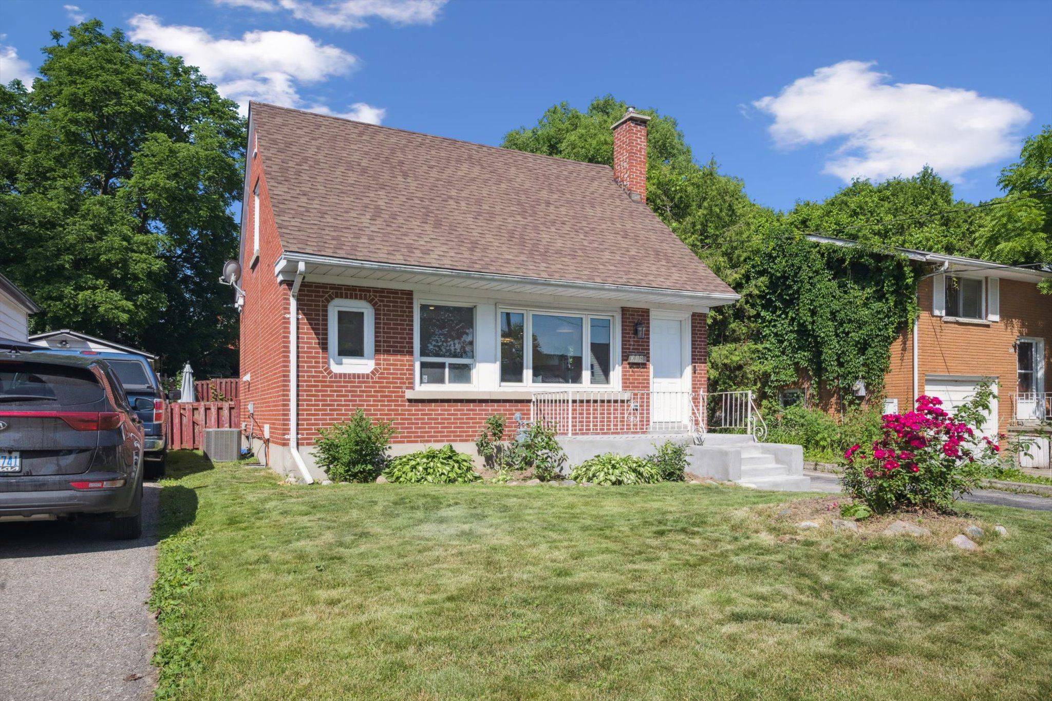 Kitchener, ON N2H 4W1,319 Clifton RD