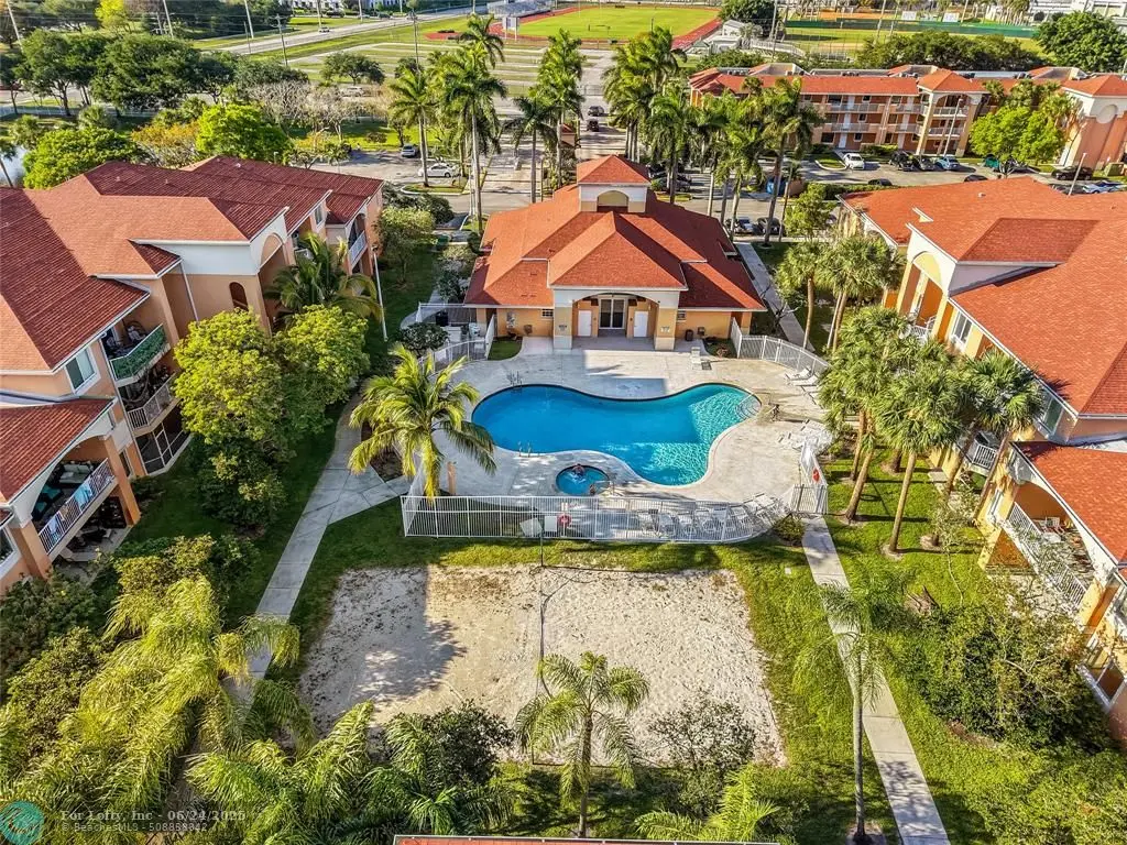 Fort Lauderdale, FL 33314,6936 SW 39 #104D