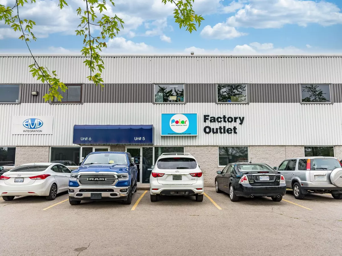Guelph, ON N1K 1S3,70 Monarch RD #5