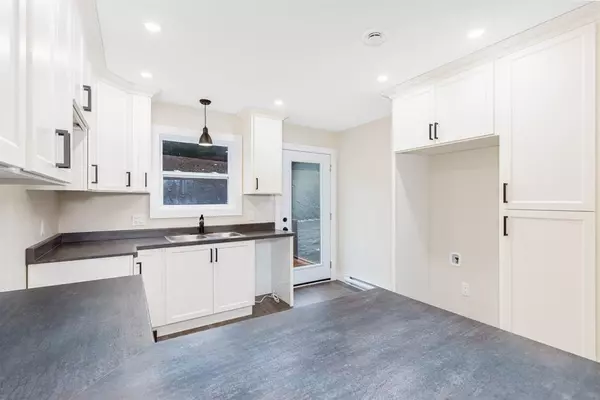 Avondale, NL A0A 1B0,137 Station Road