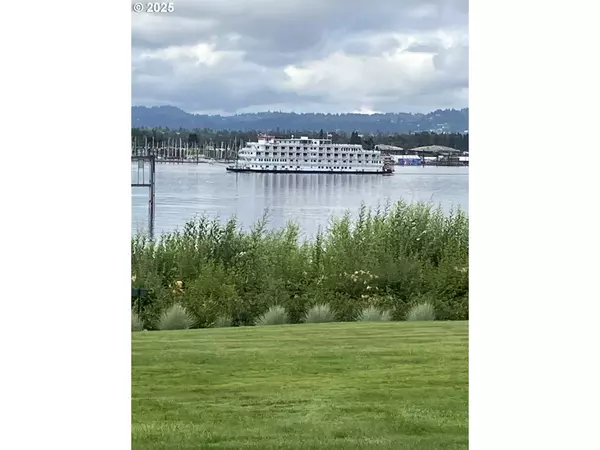 Vancouver, WA 98661,5401 SE SCENIC LN #101