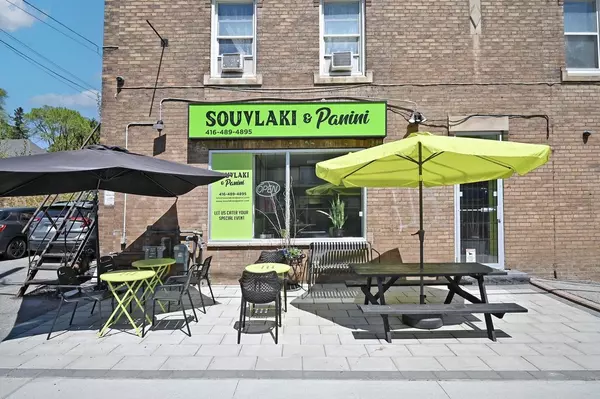 6 Fairlawn AVE, Toronto C04, ON M4M 2N4