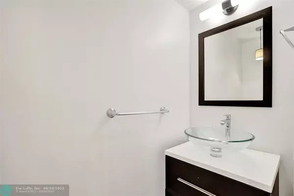 Plantation, FL 33324,257 Jacaranda Dr #30