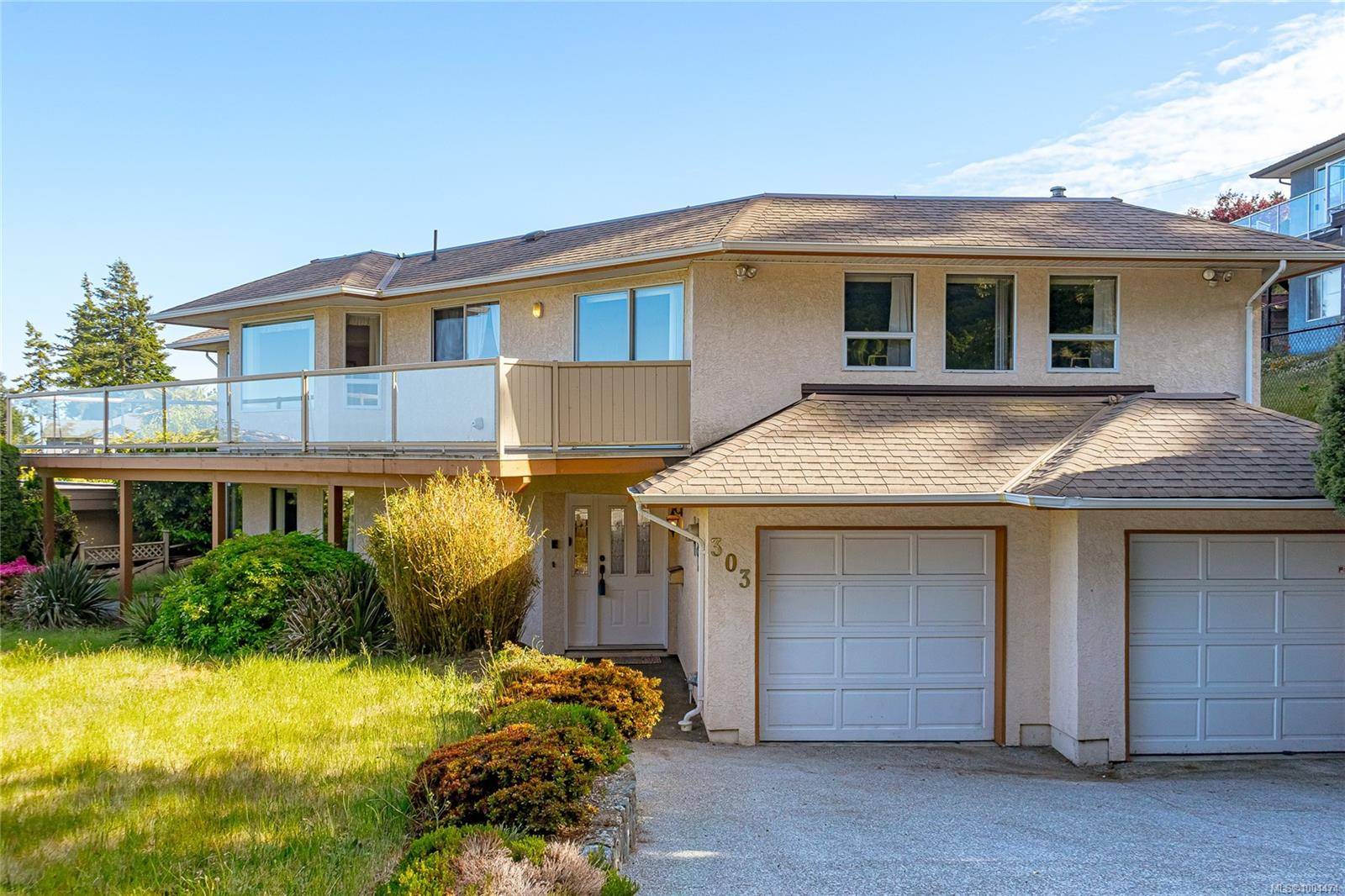 Colwood, BC V9C 3T3,303 Lagoon Rd