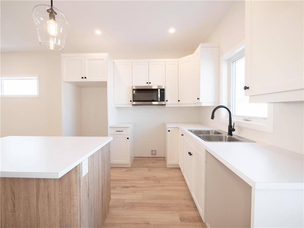 Grande Pointe, MB R5A 1H5,100 Grande Pointe Meadows BLVD