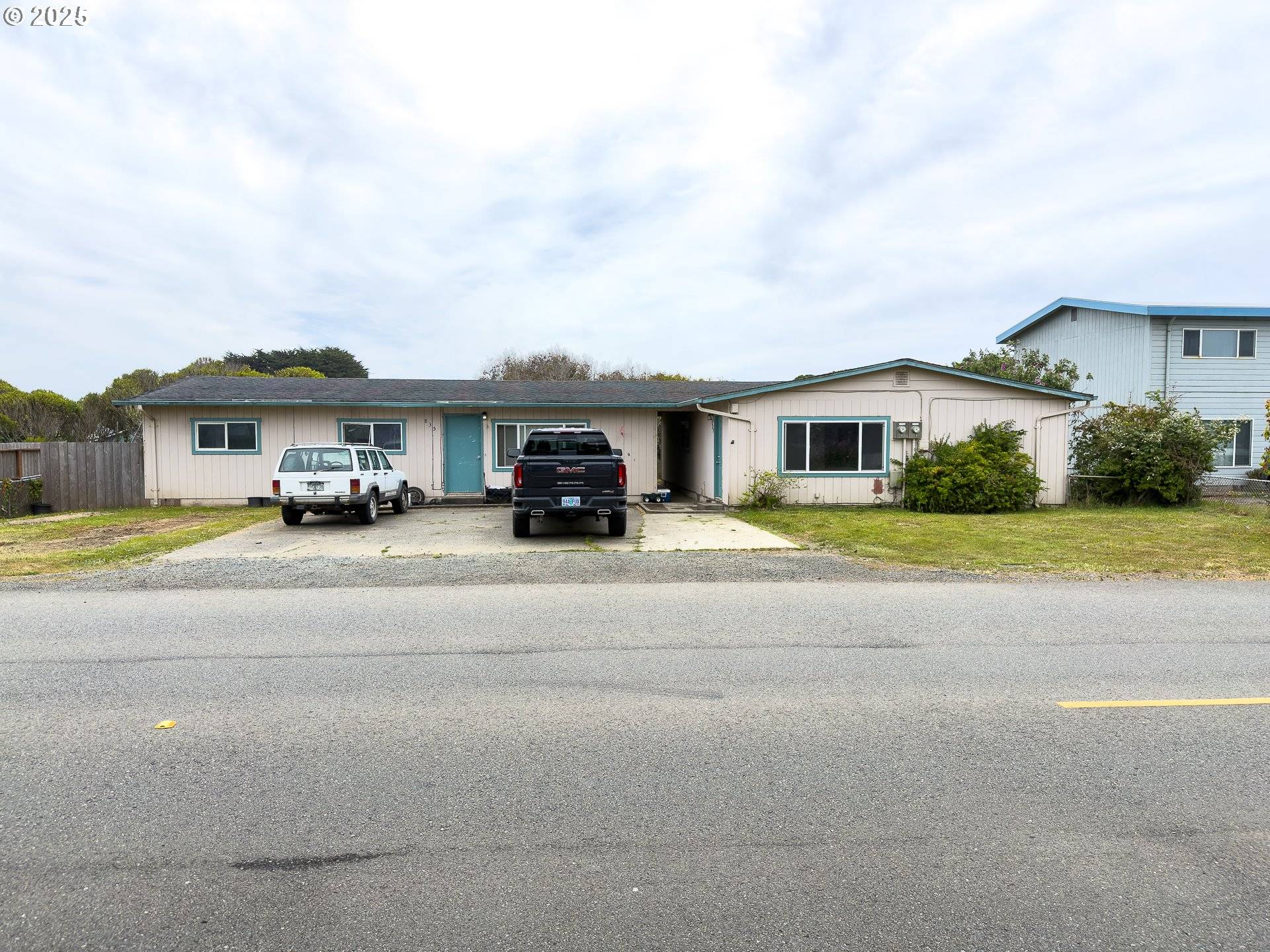 Bandon, OR 97411,835 11TH ST SW