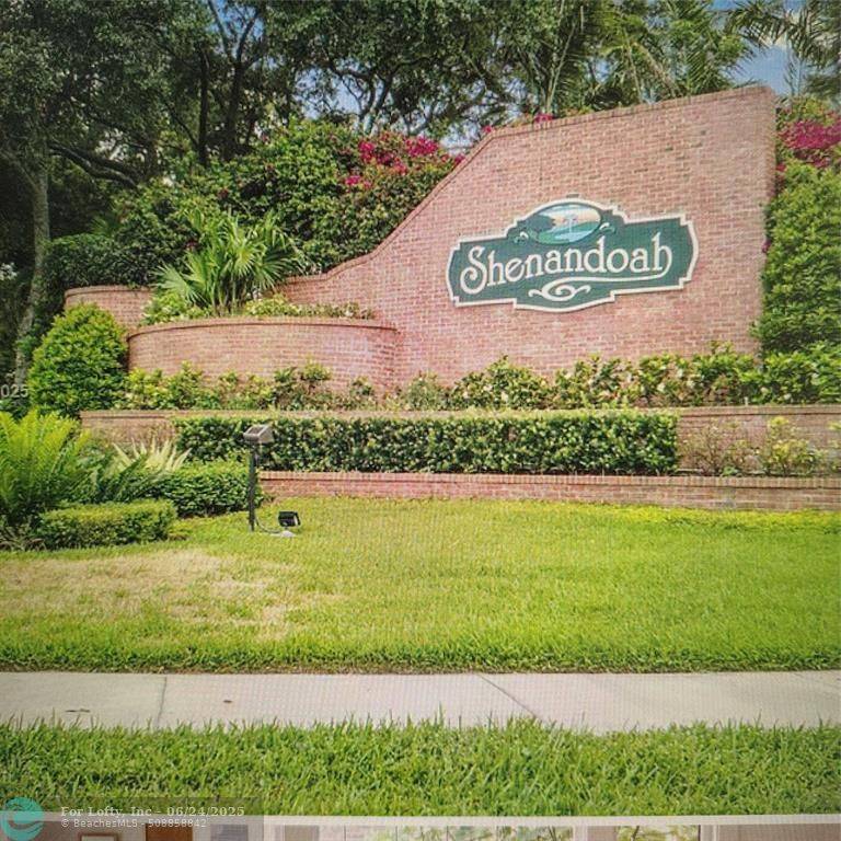 Davie, FL 33325,940 Cumberland Ter