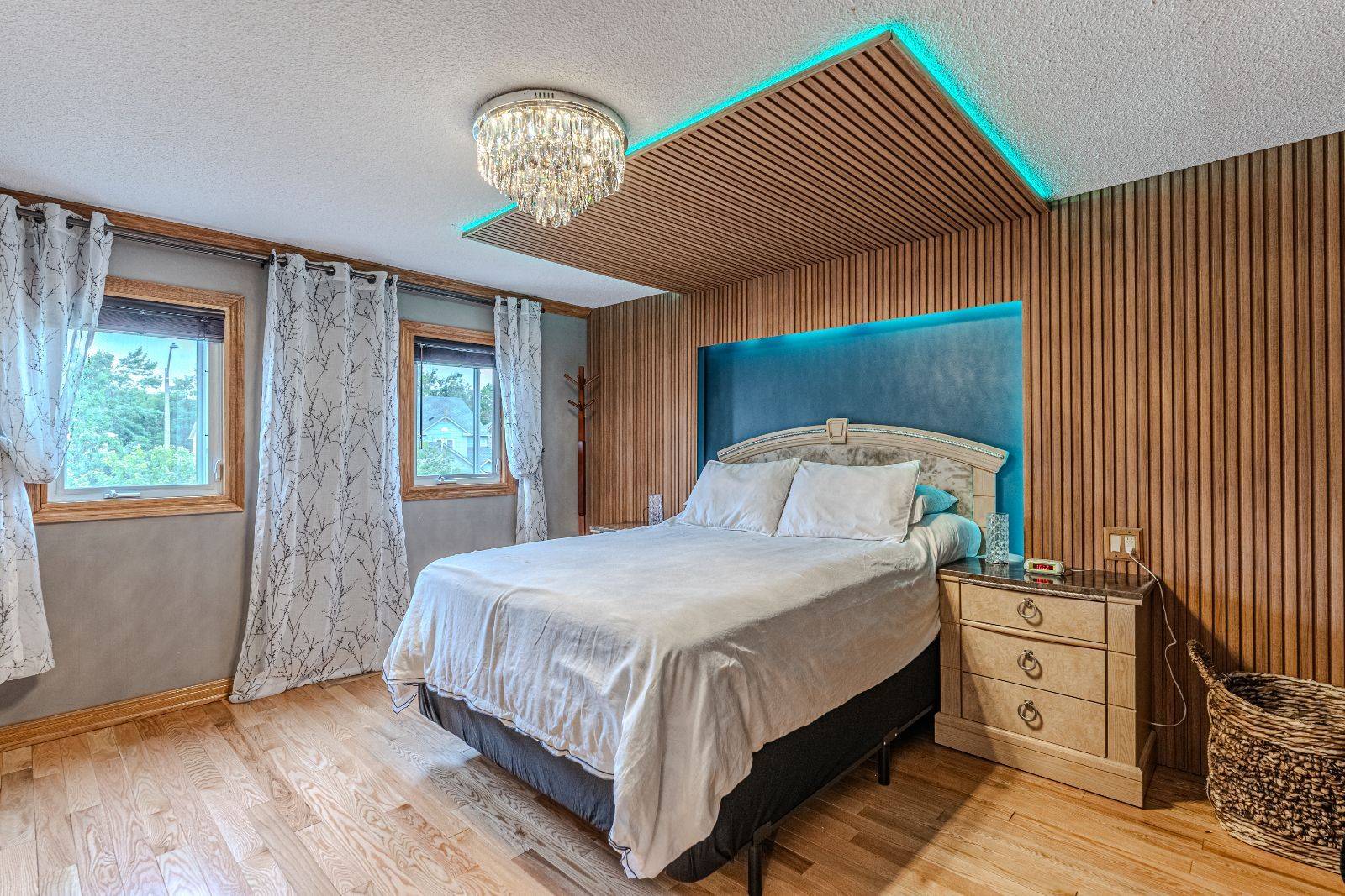 Barrie, ON L4M 6G1,100 Cardinal ST