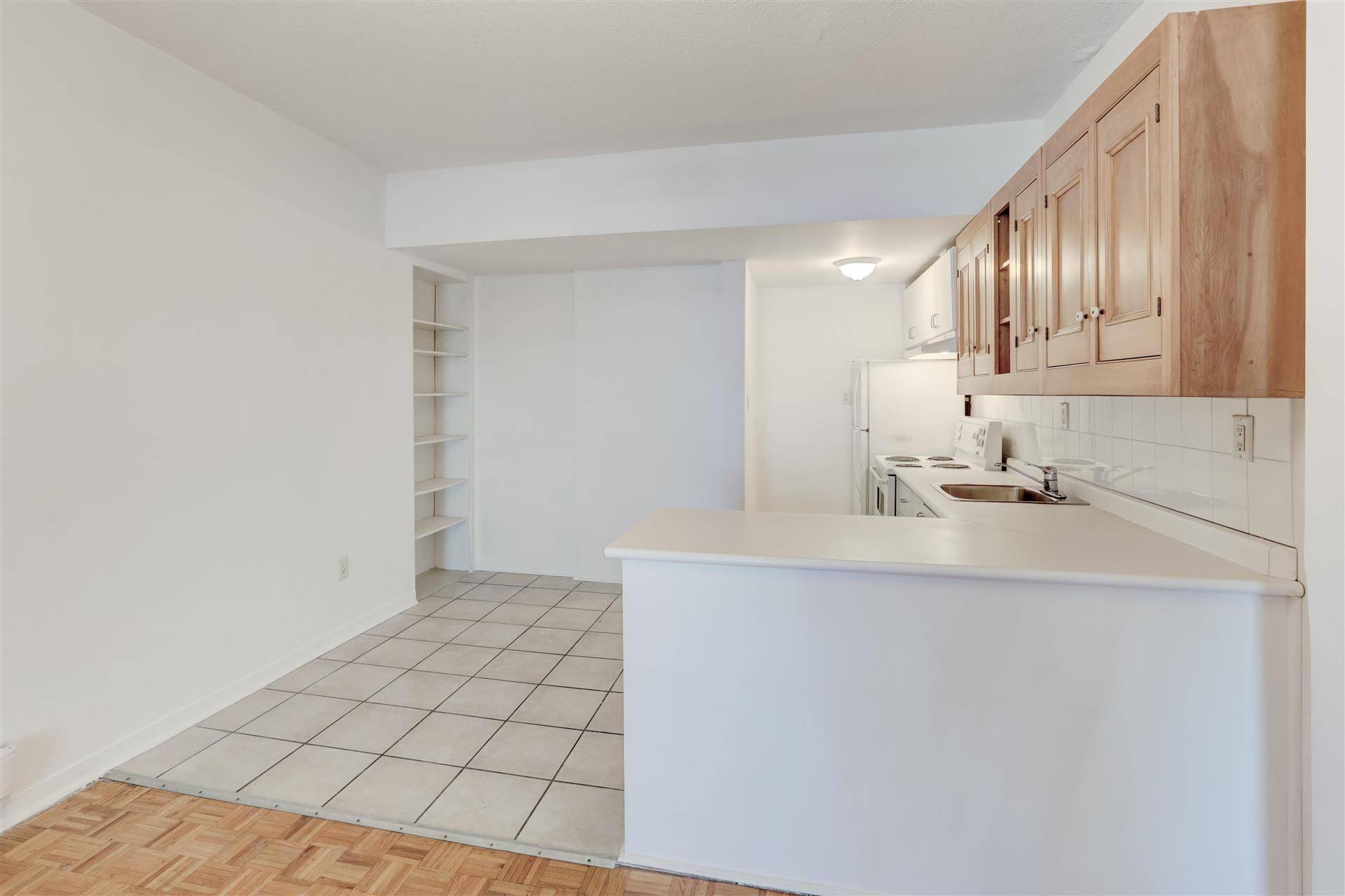 Toronto W01, ON M6K 1J6,1530 King ST W #101
