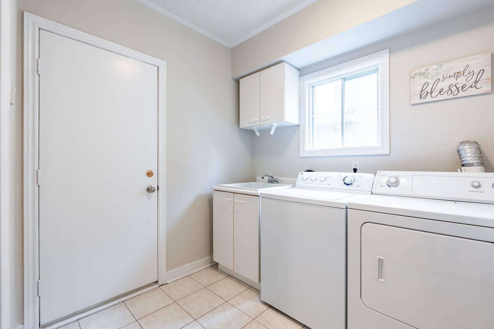 Hamilton, ON L8B 0M3,38 Fellowes CRES