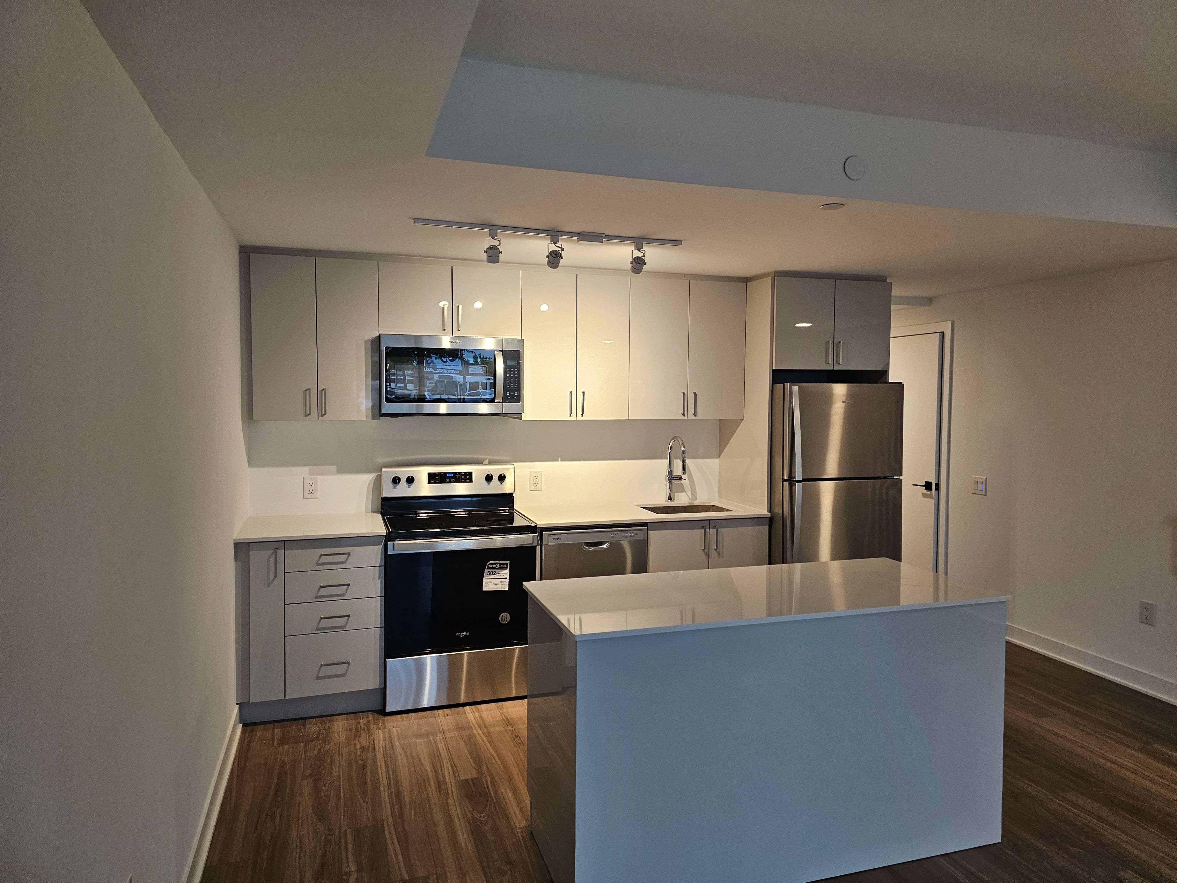 Hamilton, ON L8E 2J8,2782 Barton ST #105