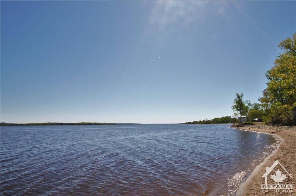 Mcnab/braeside, ON K0A 1G0,768 Usborne ST #2