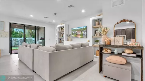 Lake Worth, FL 33463,7464 Estero Dr
