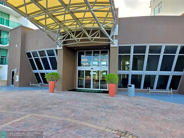 Sunrise, FL 33323,2641 N Flamingo Rd #406N
