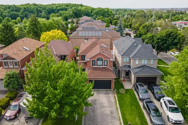 Brampton, ON L6Z 4T2,3 Forestgrove CIR