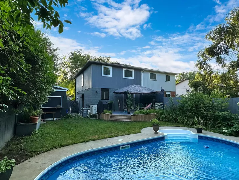 411 Rosedale DR, Whitby, ON L1N 1Z5