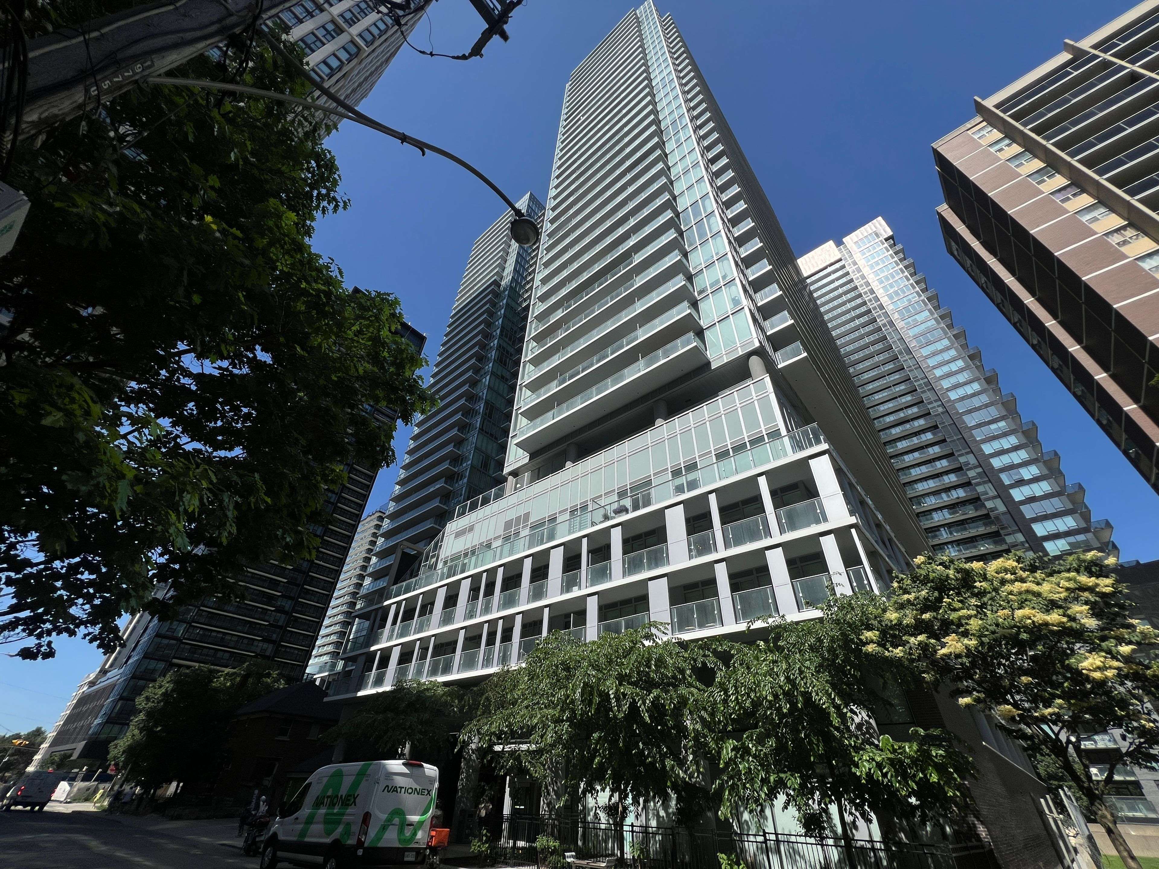 Toronto C10, ON M4P 0E4,195 Redpath AVE #3013