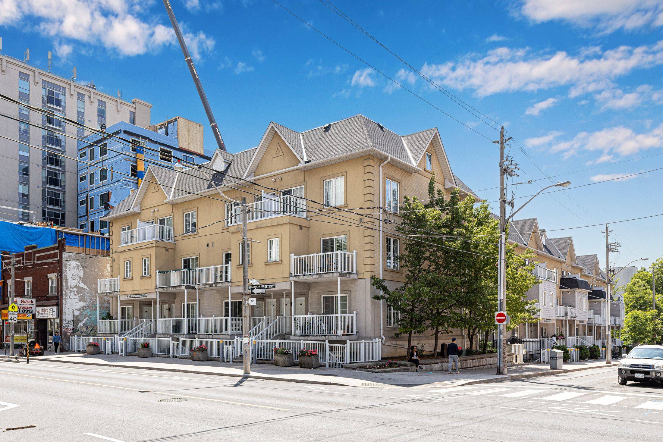 Toronto C08, ON M4X 1G1,205 Wellesley ST E #205