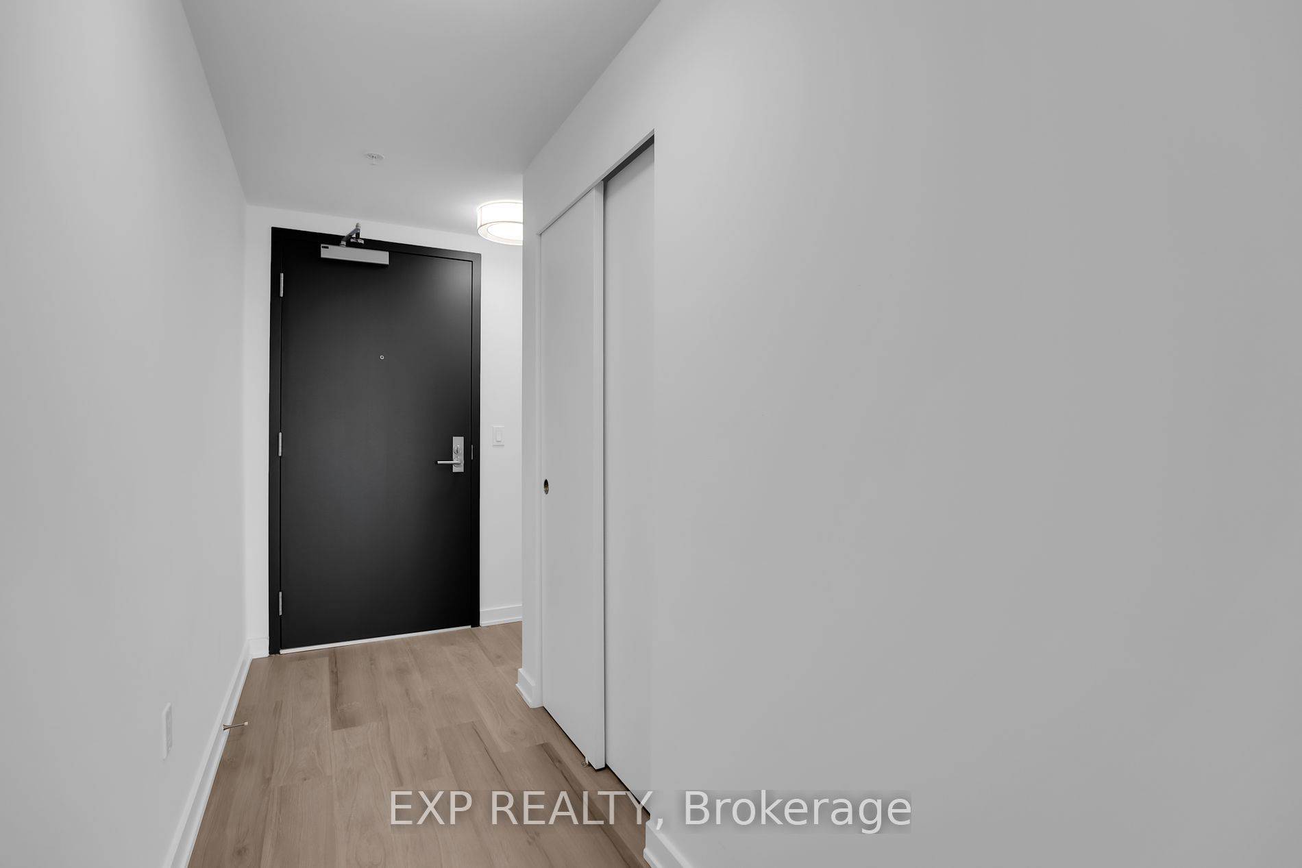 Lower Town - Sandy Hill, ON K1S 8N8,36 Robinson AVE #215