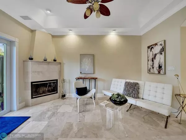 Fort Lauderdale, FL 33301,368 NE 7th Ave