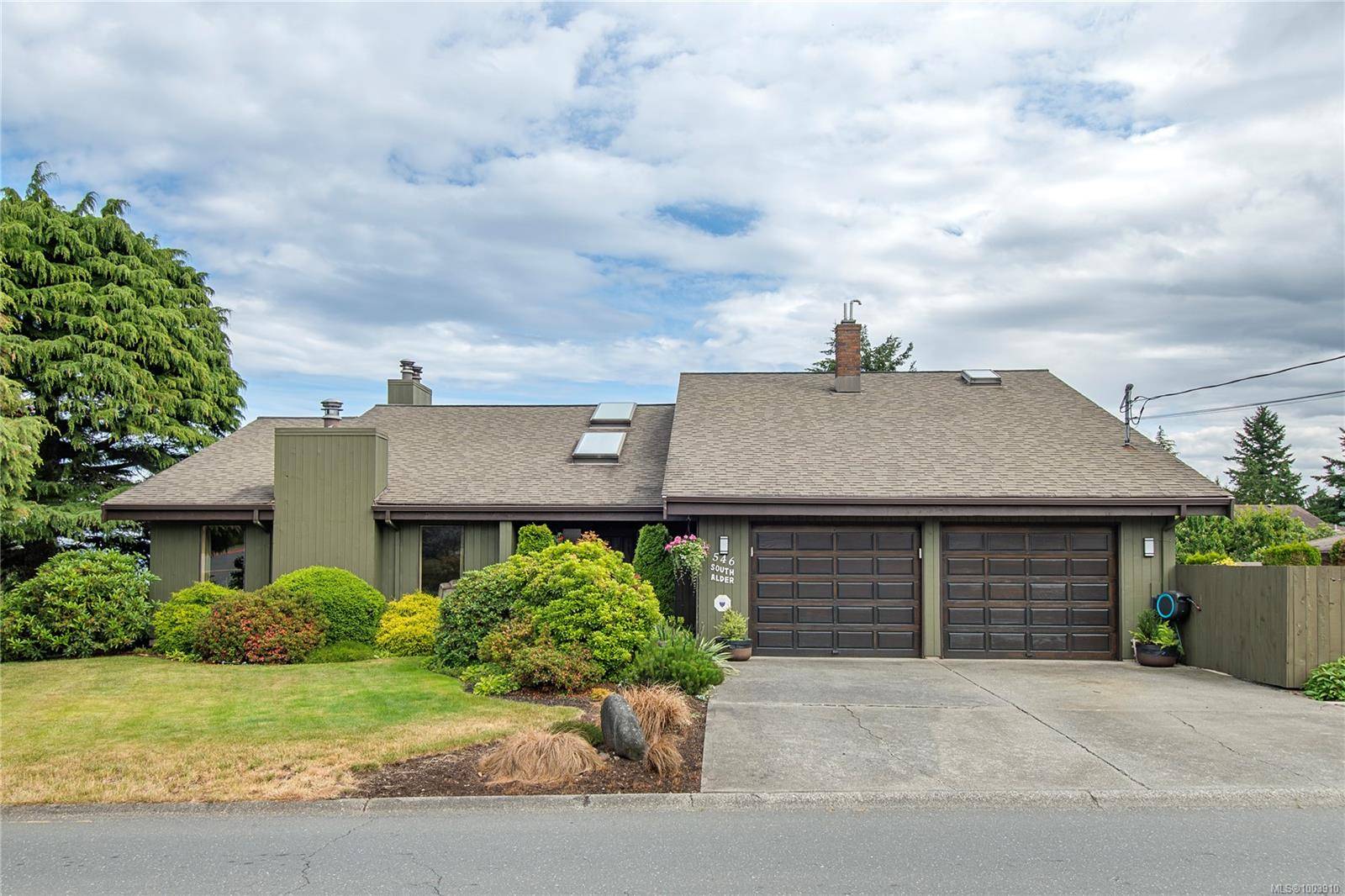 Campbell River, BC V9W 5Y3,546 Alder St S