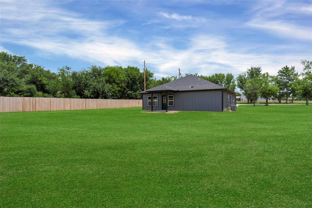 Tolar, TX 76476,309 Cedar Lane