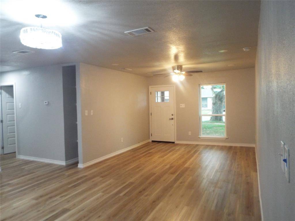 Dallas, TX 75241,3810 Happy Canyon Drive