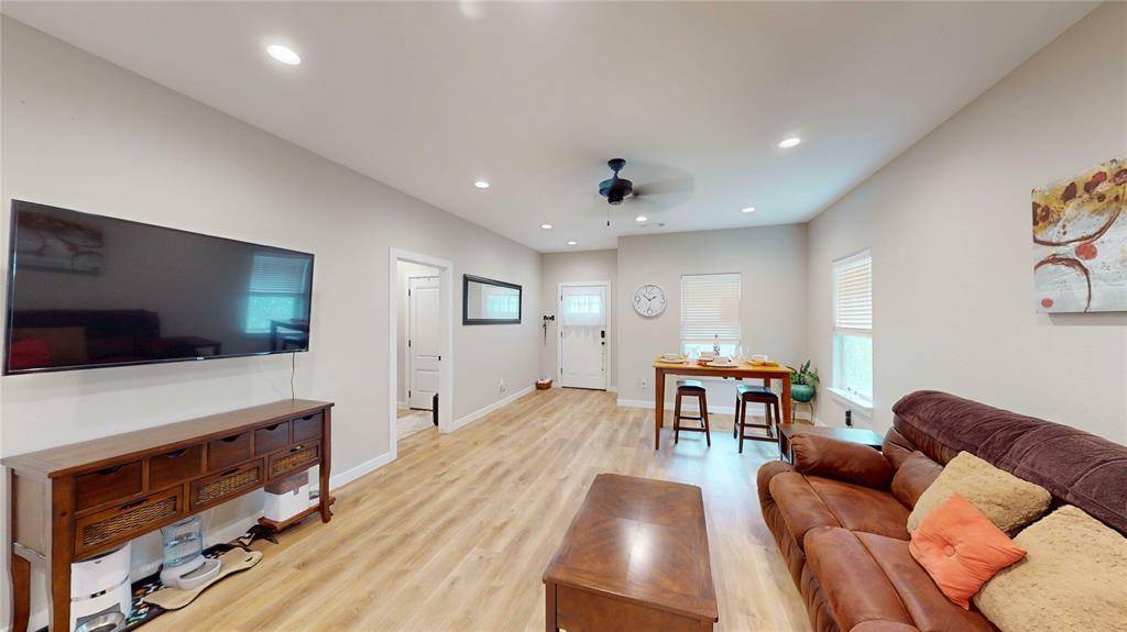 Sherman, TX 75090,325 W Jones Street