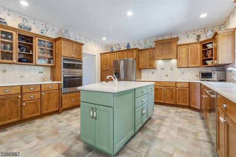 Green Twp., NJ 07821,6 Woodfield Rd