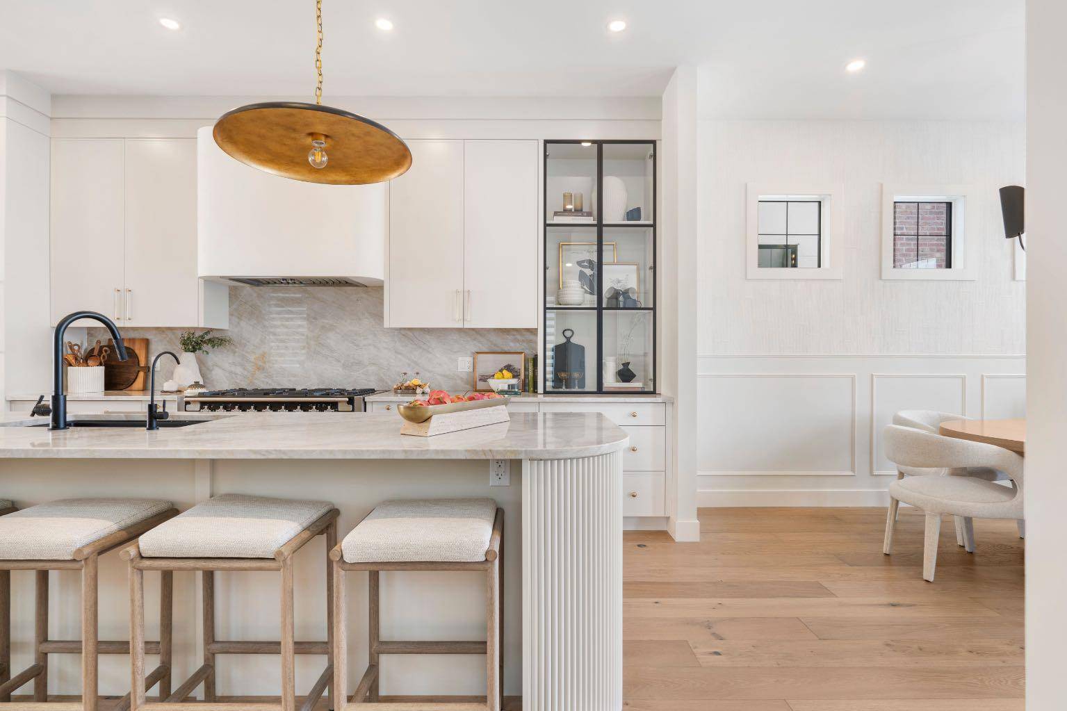 Calgary, AB T2T 2T3,1904 48 AVE Southwest