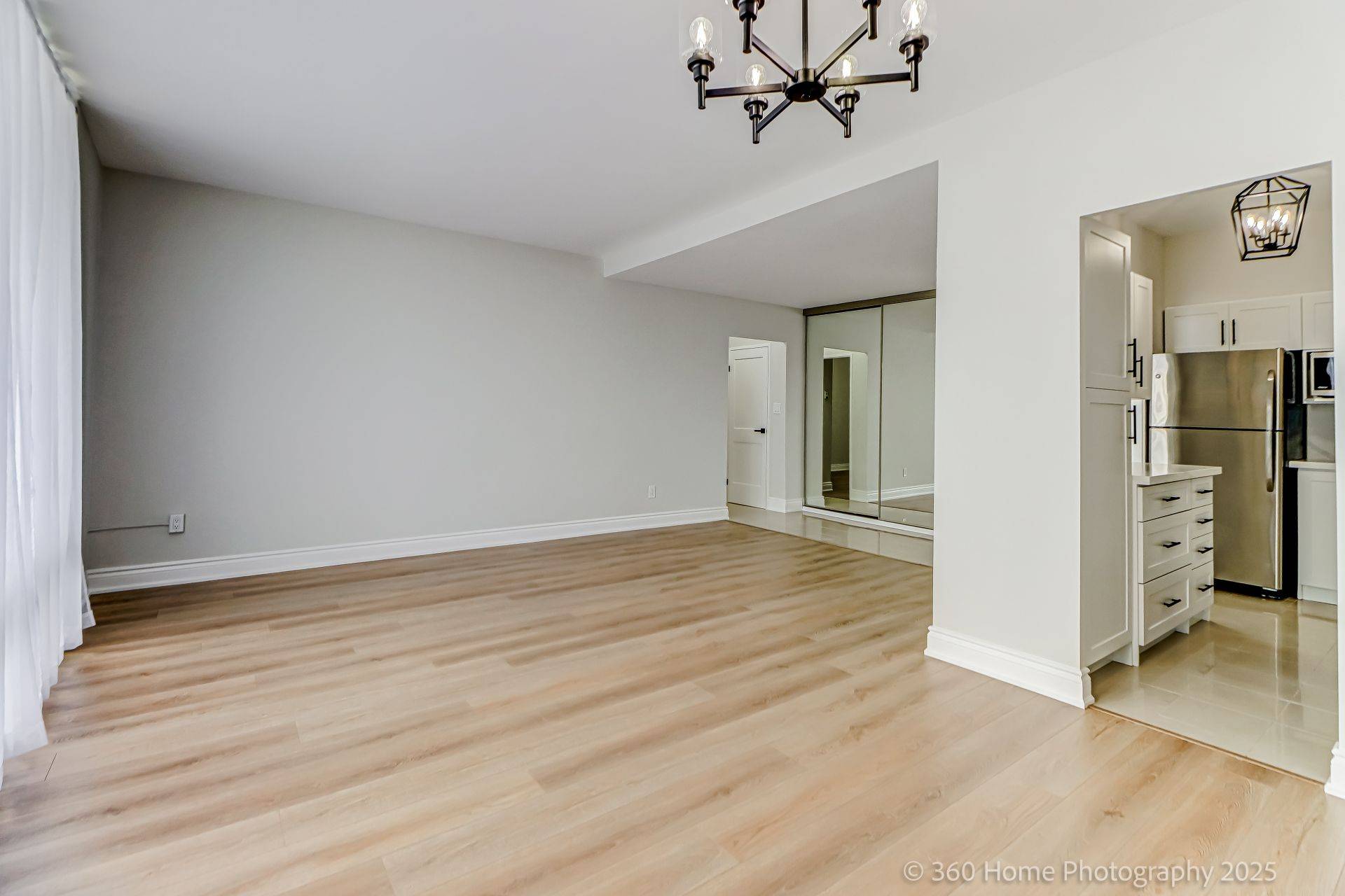 Toronto E03, ON M4C 5L6,5 Massey SQ #Ph06