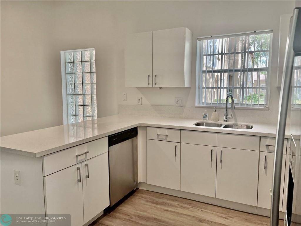 Weston, FL 33331,16220 Emerald Cove Rd