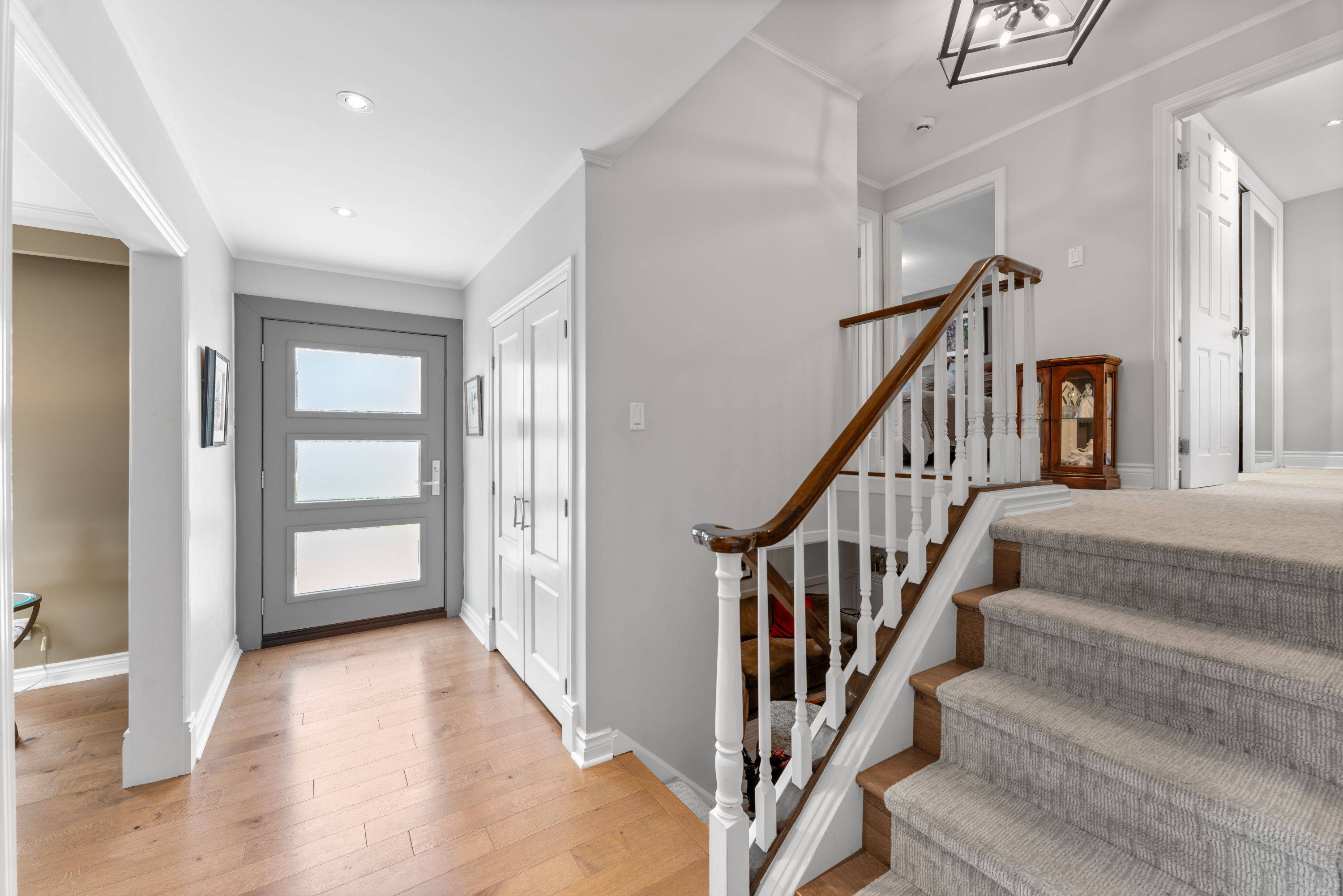 Burlington, ON L7N 3B9,637 Thornwood AVE
