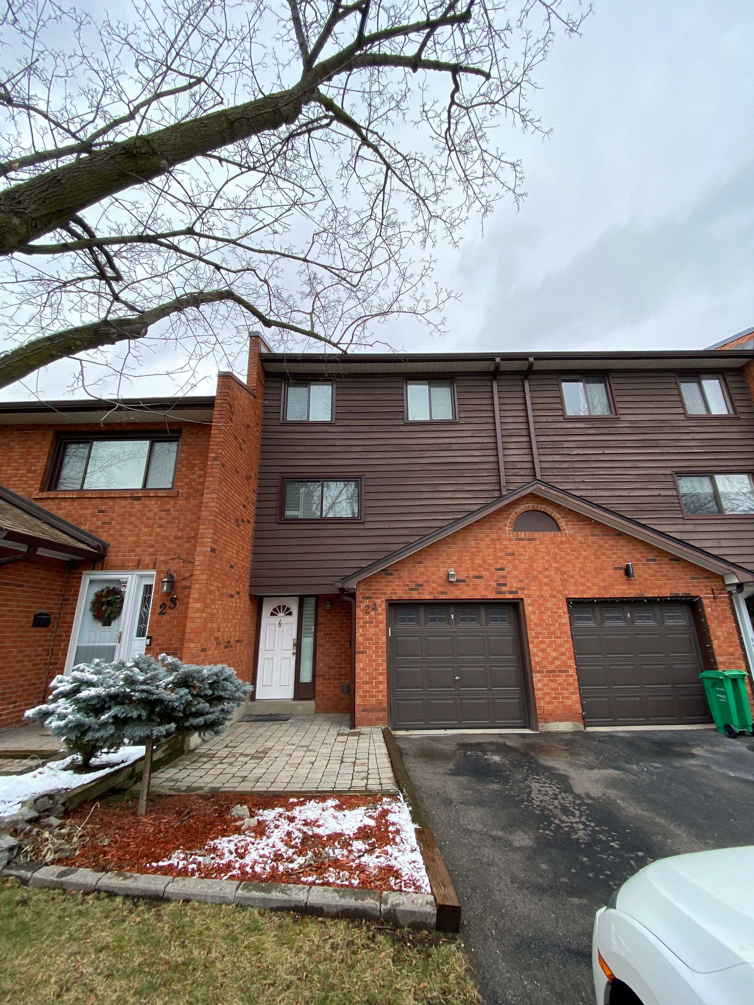 4230 Fieldgate DR #24, Mississauga, ON L4W 2M5