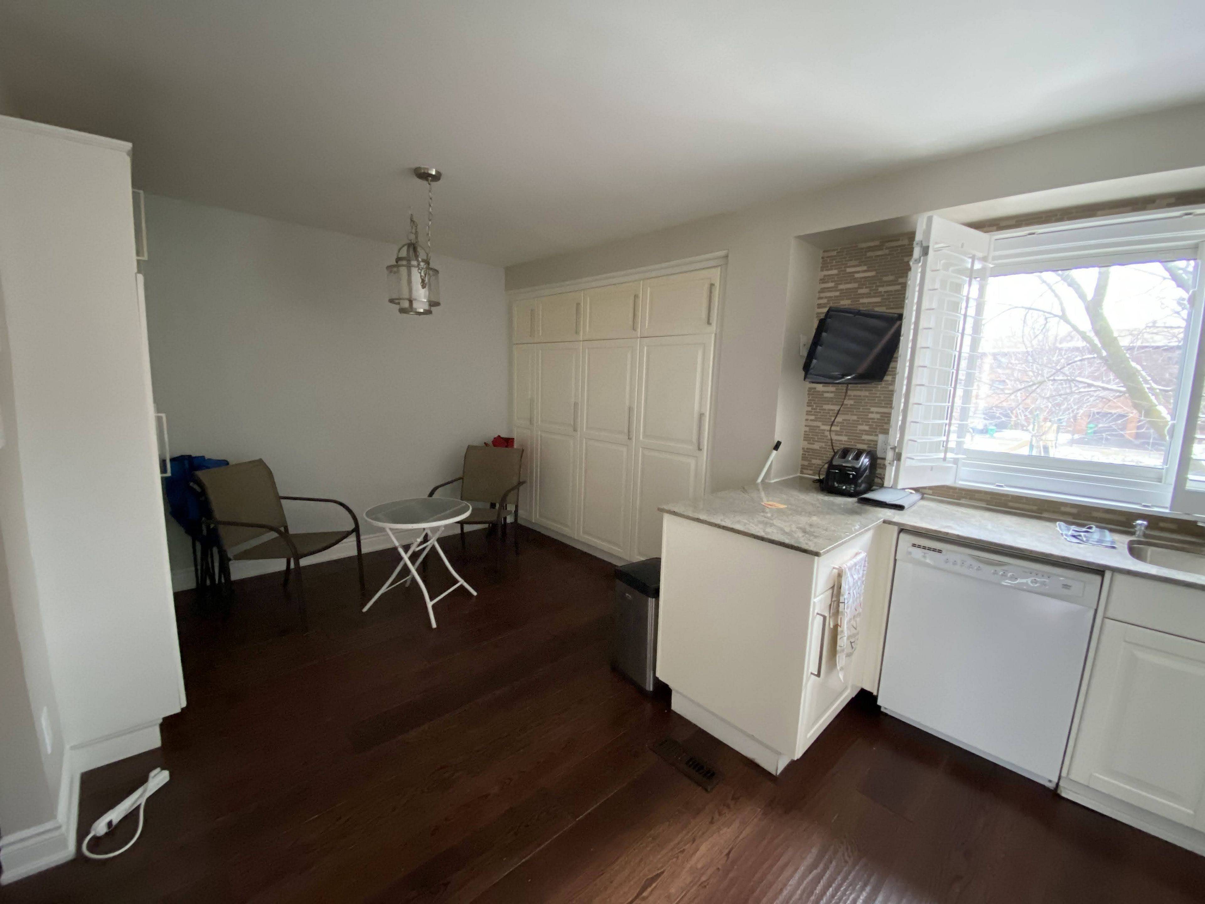 Mississauga, ON L4W 2M5,4230 Fieldgate DR #24