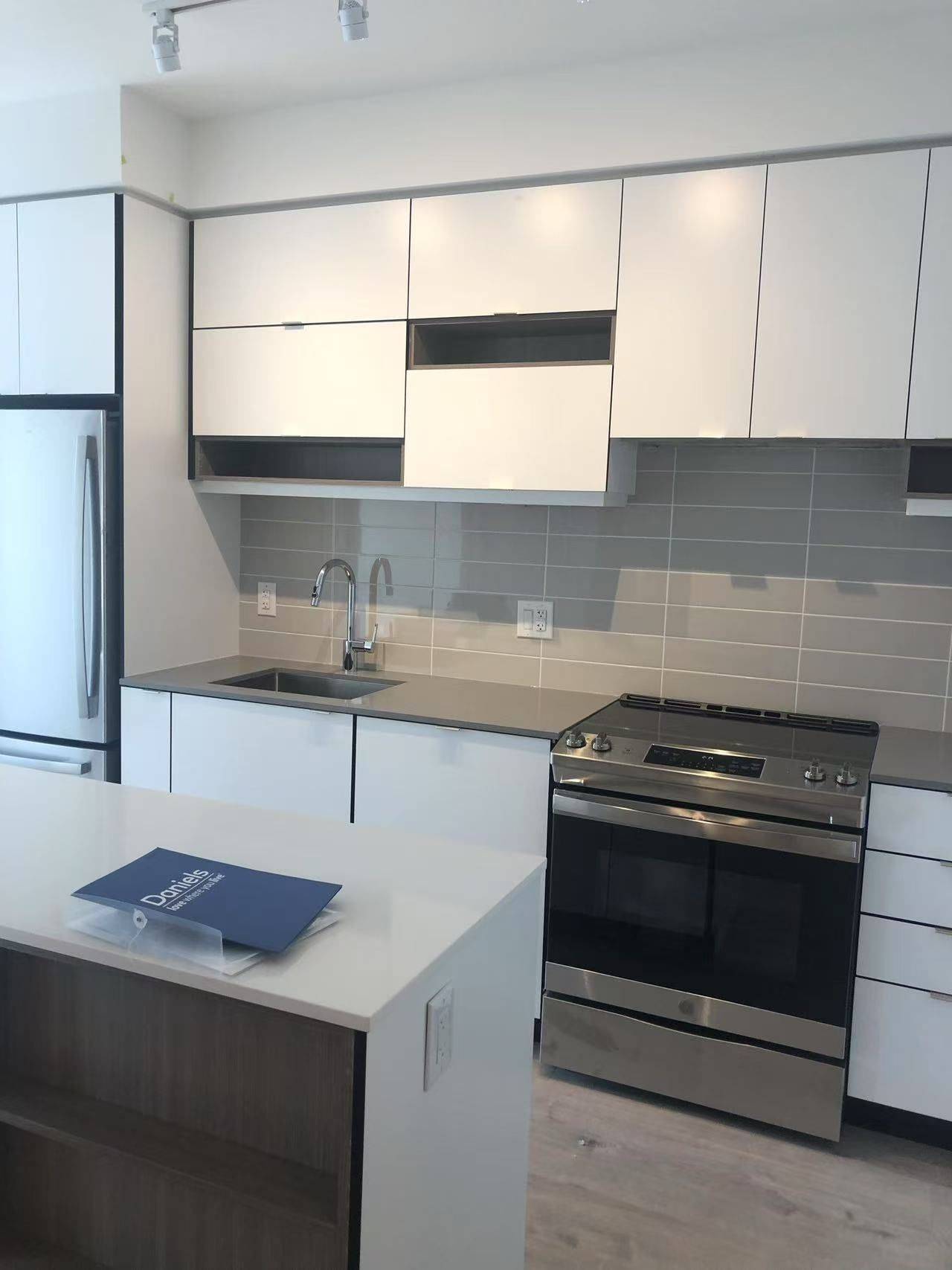 Mississauga, ON L5B 0L4,4065 Confederation Pkwy #3301