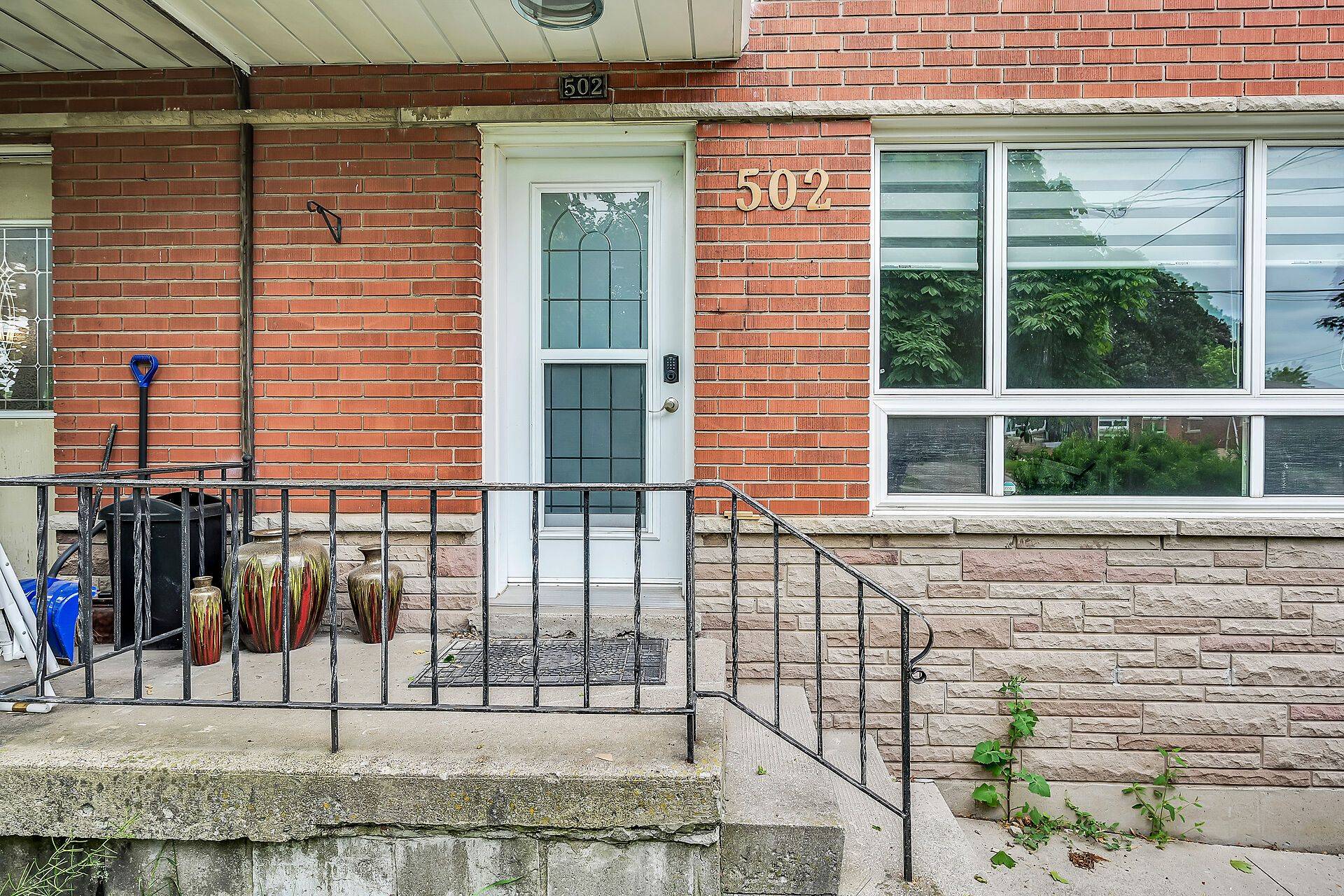 Hamilton, ON L8T 4G8,502 Upper Kenilworth AVE