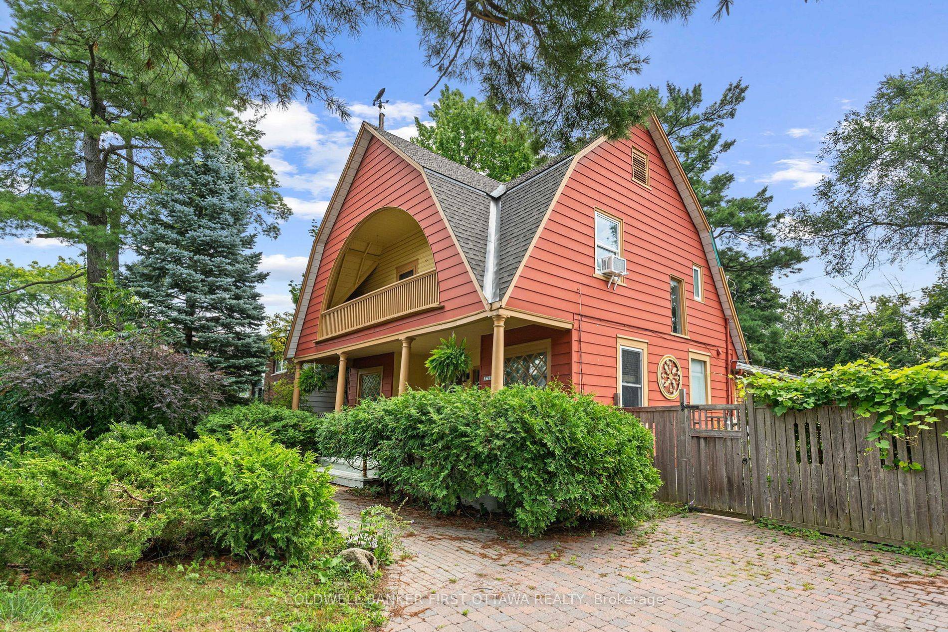 Britannia - Lincoln Heights And Area, ON K2B 6Y5,2704 DON ST