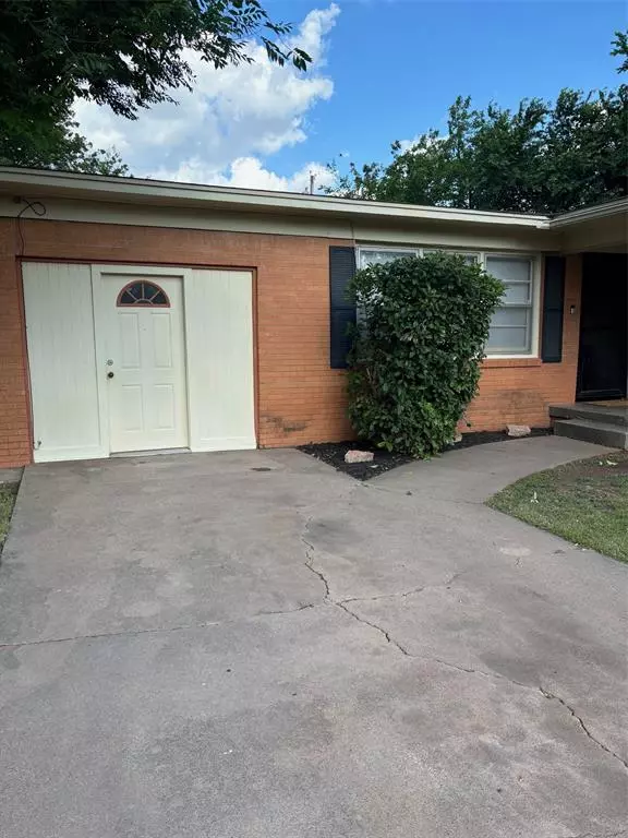 Abilene, TX 79603,401 Briarwood Street
