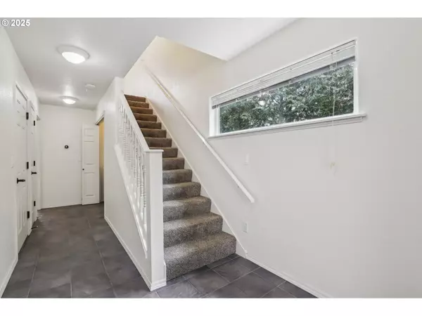 Oregon City, OR 97045,433 HARRIS LN