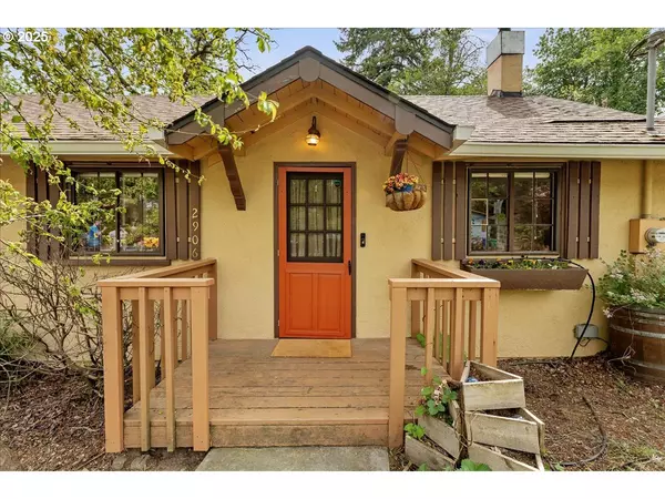 2906 SW SPRING GARDEN ST, Portland, OR 97219